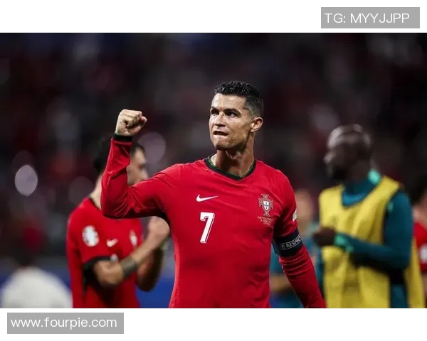 穿越绿茵岁月细读历史足球巨星的传奇与荣耀