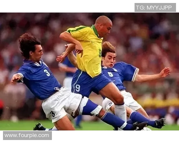 足球球星与豪车的完美搭配揭秘哪些顶级豪车属于足坛巨星们